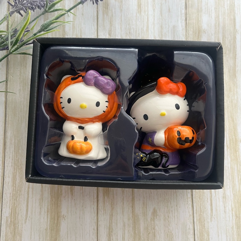 Hello Kitty Halloween Salt and Pepper Shakers